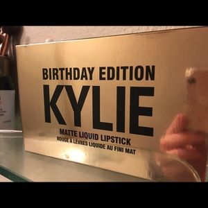 🔥Kylie Birthday limited edition mini mattes💄